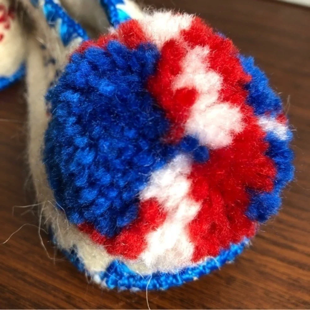 Minas‎ Greek handmade children’s Leather and wool slippers Pom-pom Size 3